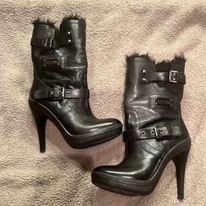 Black GW Benny Guess faux fur lined boots.